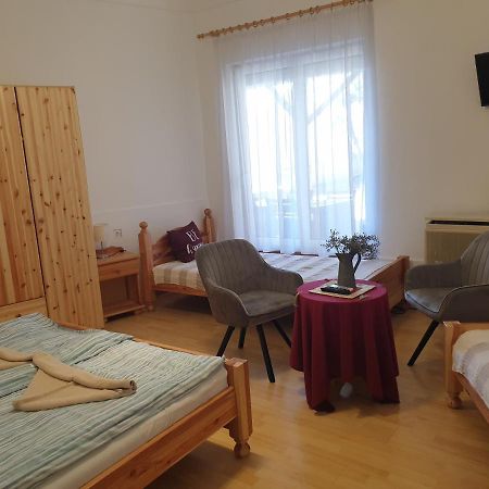 Hotel Fonix Panzio Eger Zewnętrze zdjęcie
