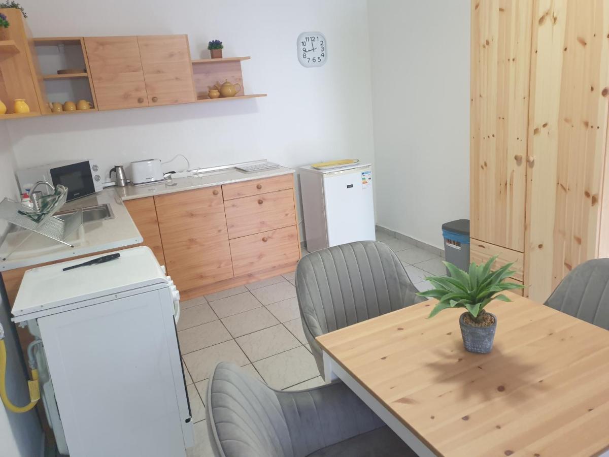 Hotel Fonix Panzio Eger Zewnętrze zdjęcie
