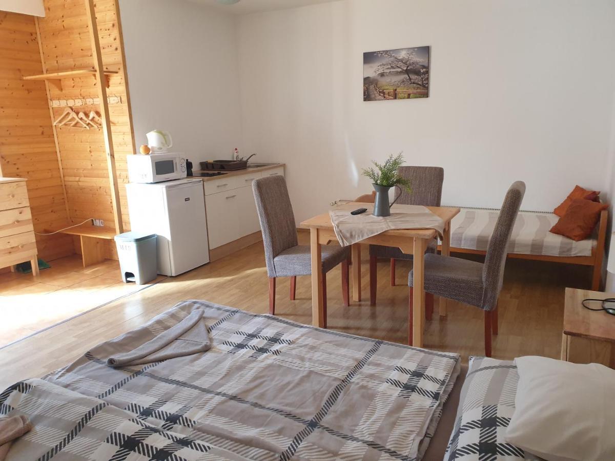 Hotel Fonix Panzio Eger Zewnętrze zdjęcie