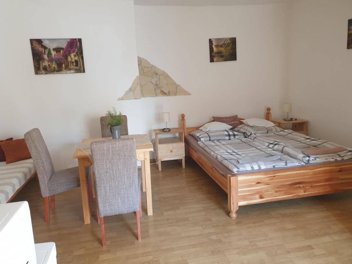 Hotel Fonix Panzio Eger Zewnętrze zdjęcie
