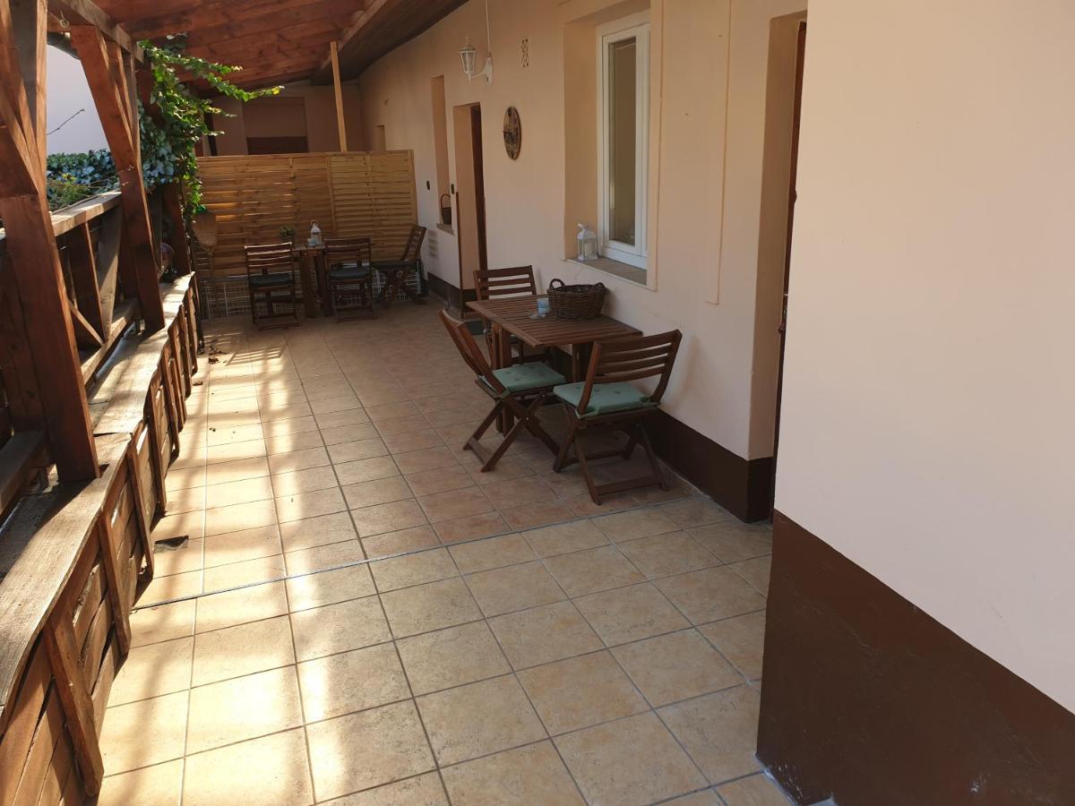Hotel Fonix Panzio Eger Zewnętrze zdjęcie