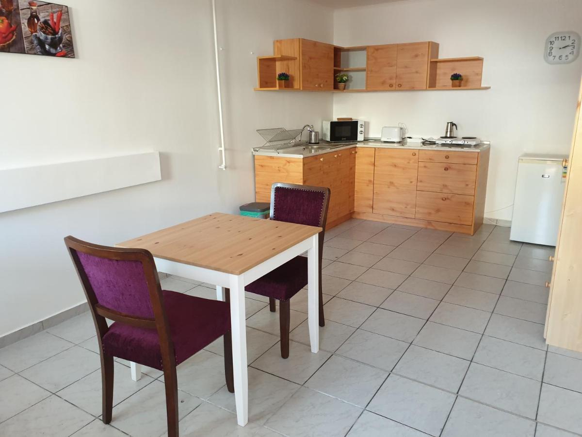 Hotel Fonix Panzio Eger Zewnętrze zdjęcie